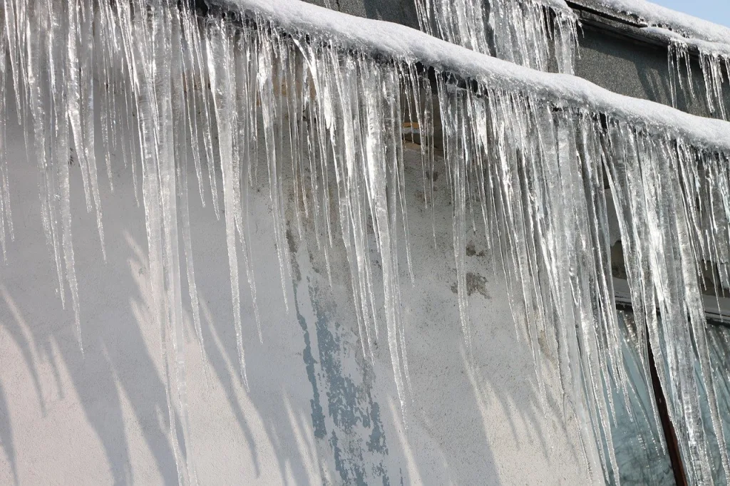 Ice dam removal